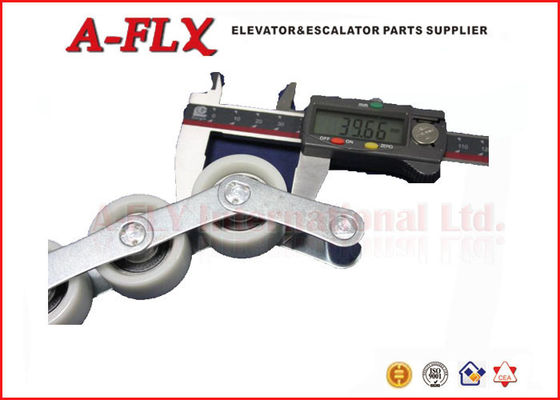 هیتاچی پله برقی های زنجیره ای 8 غلتک 400MM X بتن کن 32mm برای انتقال